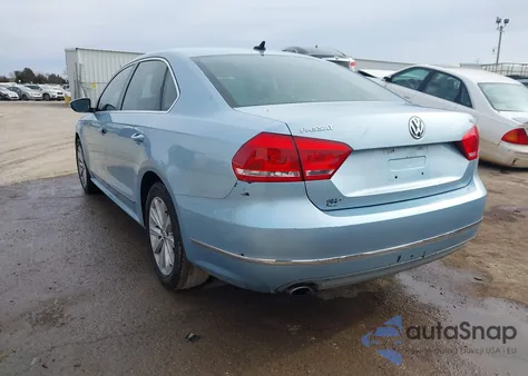 2012 Volkswagen Passat 2.5L Sel Premium z USA, uszkodzony, nr VIN 1VWCP7A35CC091213